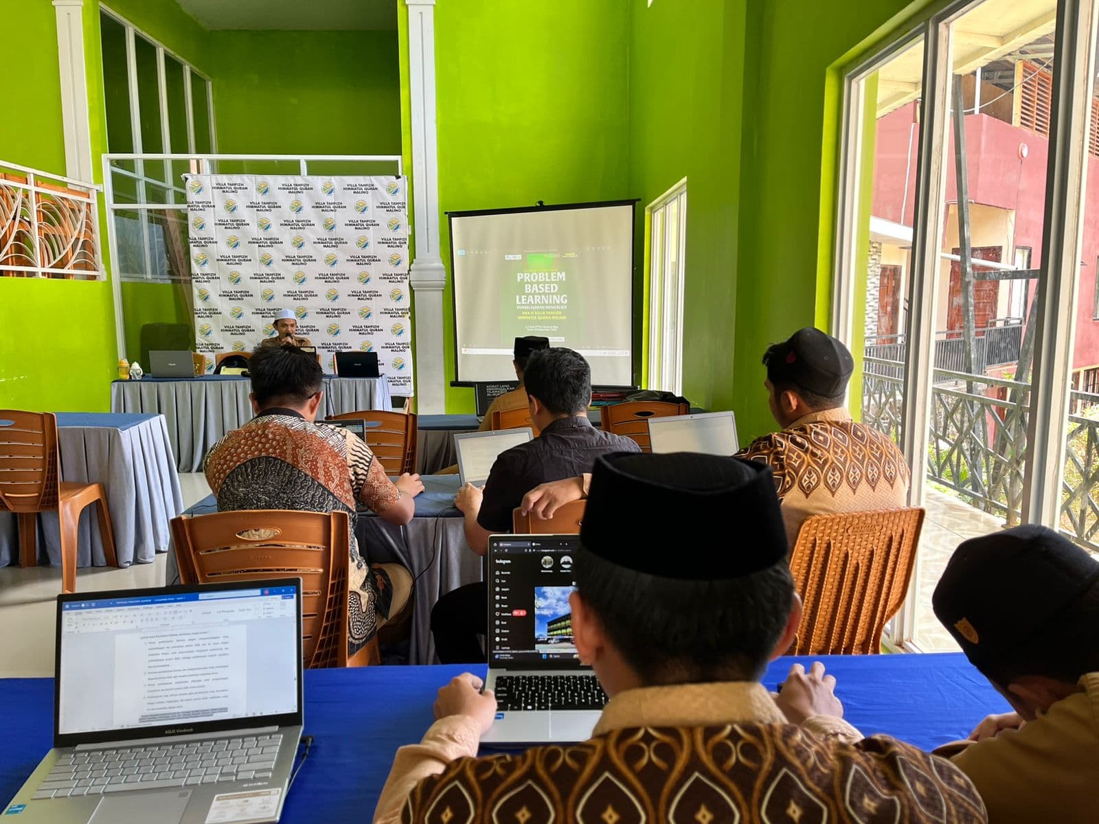 Sukses! SMA IT VTHQ Gelar Sosialisasi Model Pembelajaran PBL